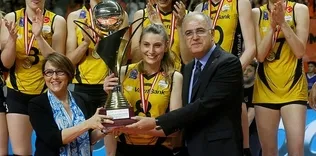 Şampiyon VakıfBank kupasını aldı