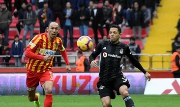 Beşiktaş'ta Adriano boşta kaldı