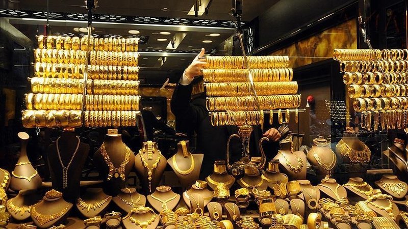 altin-fiyatlari-dusecek-mi-yukselecek-mi-fed-kararlari-ve-guncel-uzman-yorumlari-ekim-2025-analiz-1760086826730.jpg