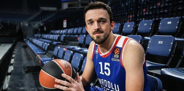 Anadolu Efes Sertaç Şanlı ile devam dedi!