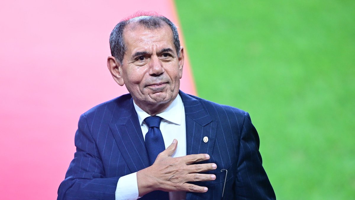 Galatasaray Başkanı Dursun Özbek'ten Trabzonspor maçı için prim kararı!