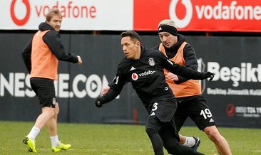 Beşiktaş'ta Adriano için karar zamanı