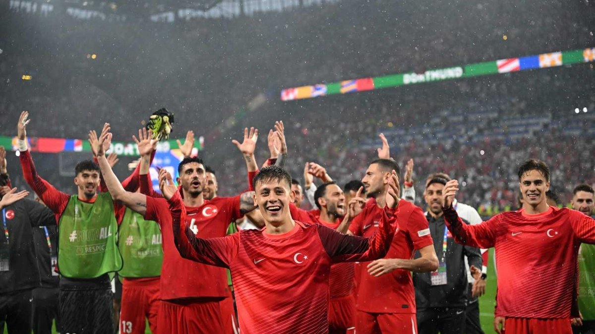 A Milli Takım'ın Macaristan maçının öncelikli biletleri satışa çıkarıldı A Milli Takım'ın Macaristan maçının öncelikli biletleri satışa çıkarıldı