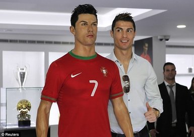 Ronaldo ve Shayk göz kamaştırdı