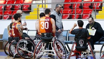 Aslanlar sahne alıyor