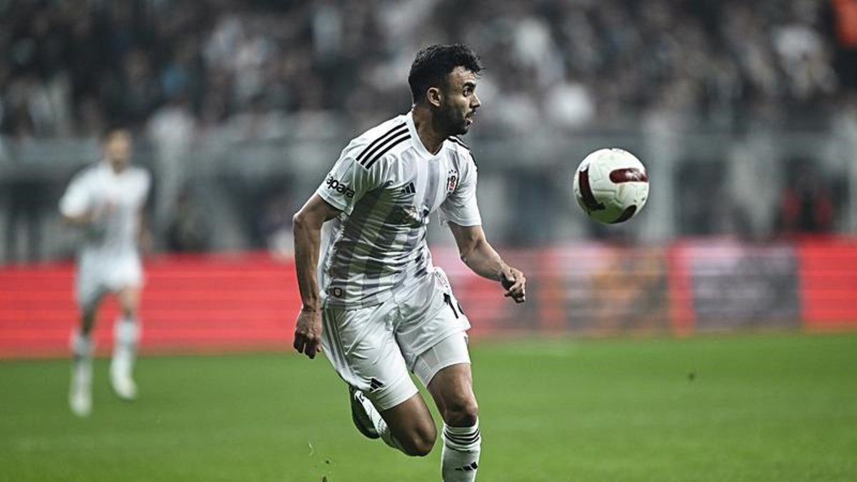 Rachid Ghezzal Beşiktaş'a veda etti!