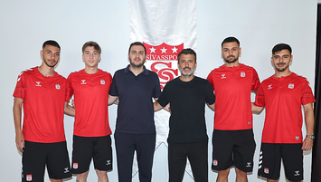 Sivasspor'dan 4 imza birden!