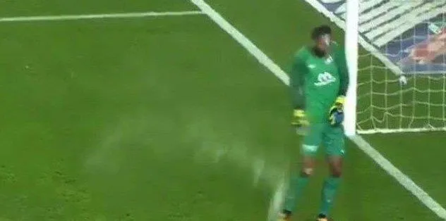 Kadıköy'de Volkan Babacan'a çirkin saldırı - 1