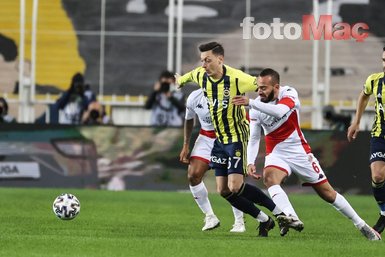 Son dakika spor haberi: Fenerbahçe-Antalyaspor maçında İrfan Can Kahveci ilk kez sahada! Taraftar...