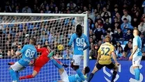 Napoli evinde 2 puan bıraktı!