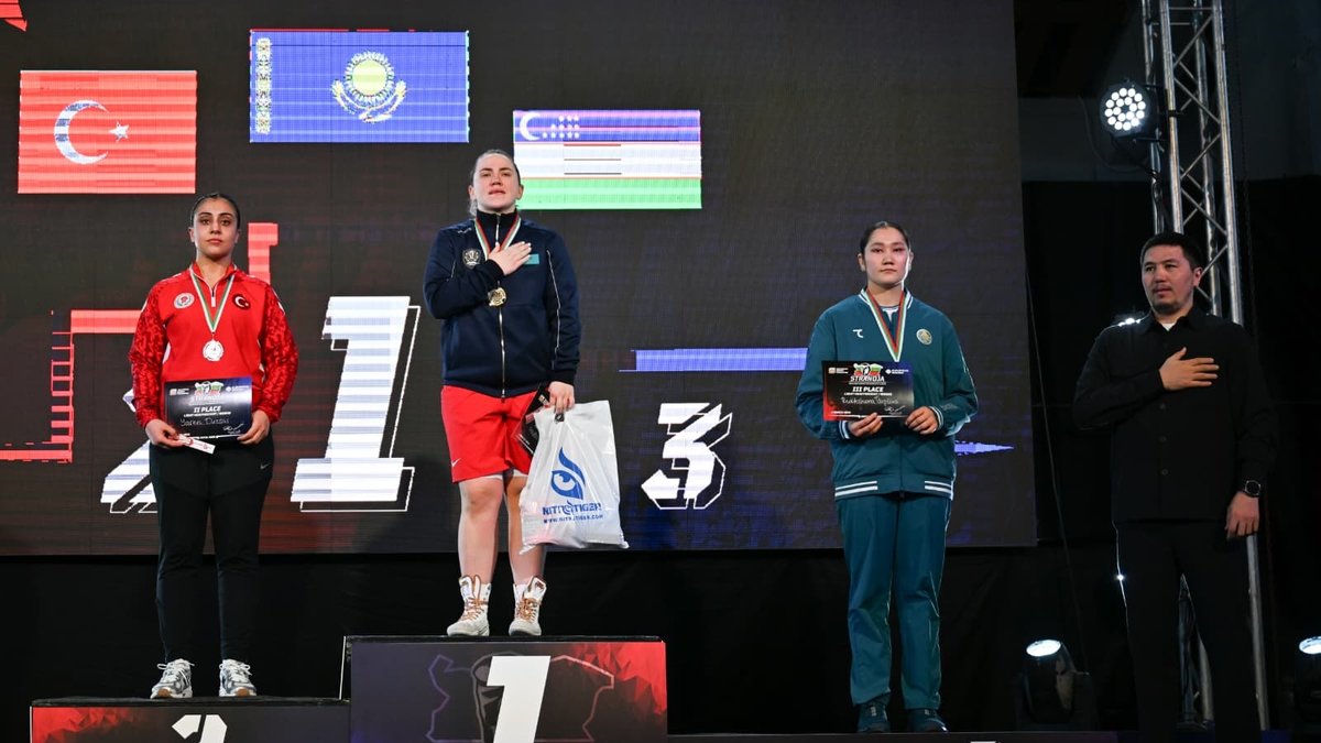 Milli boksör Yaren Düztaş, Bulgaristan'daki turnuvada 2. oldu!