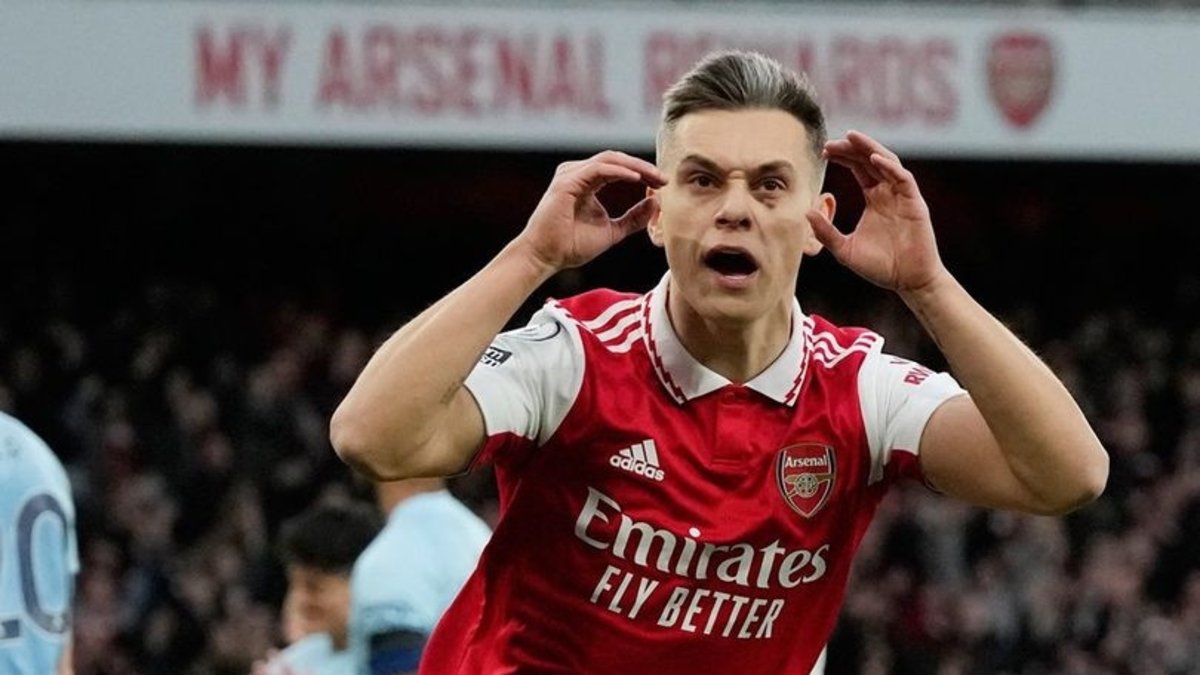 TRANSFER HABERİ: Fenerbahçe'den Leandro Trossard operasyonu! Mourinho çok istiyor TRANSFER HABERİ: Fenerbahçe'den Leandro Trossard operasyonu! Mourinho çok istiyor