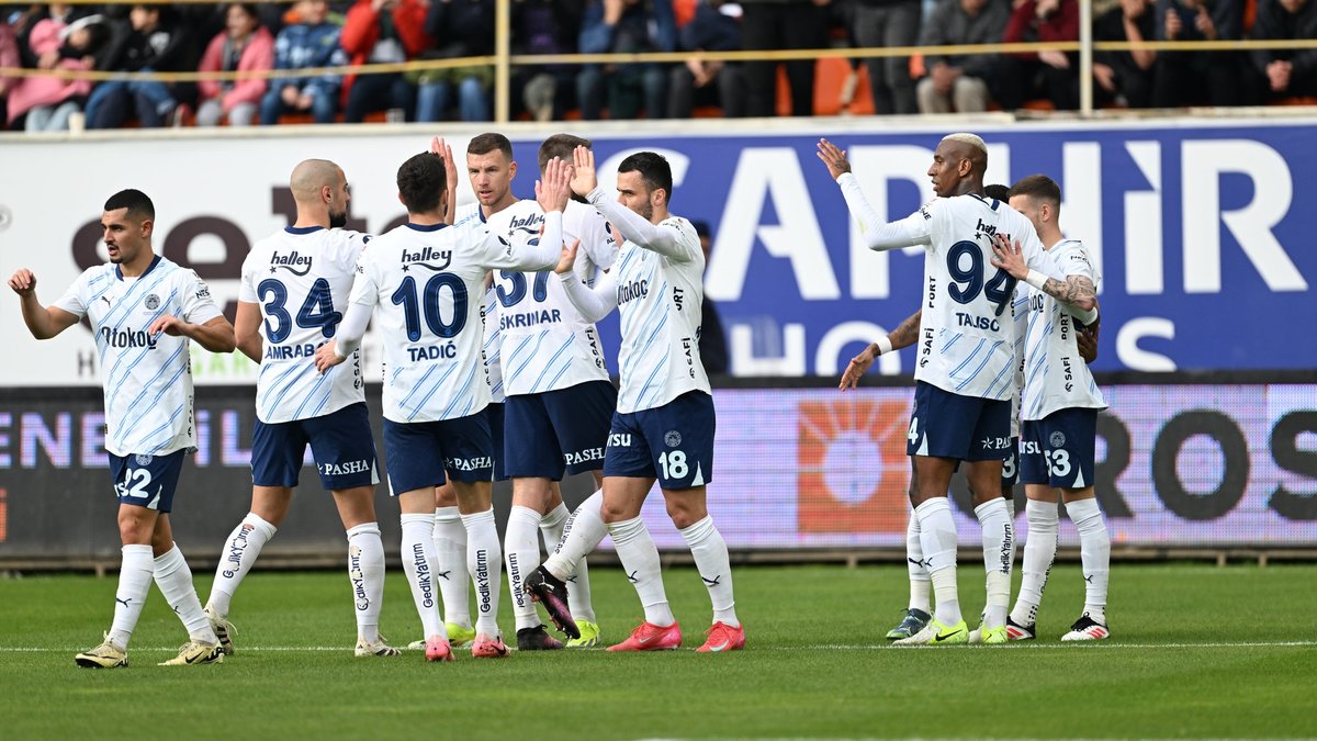 Corendon Alanyaspor 0-2 Fenerbahçe (MAÇ SONUCU ÖZET) Fenerbahçe Alanya'dan 3 puanla döndü! Corendon Alanyaspor 0-2 Fenerbahçe (MAÇ SONUCU ÖZET) Fenerbahçe Alanya'dan 3 puanla döndü!