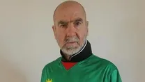 Cantona’dan Filistin’e destek forması