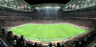 Taraftar akını!