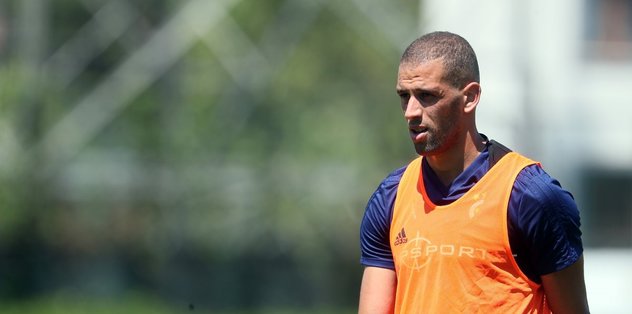 Islam Slimani, ilk antrenmanına çıktı