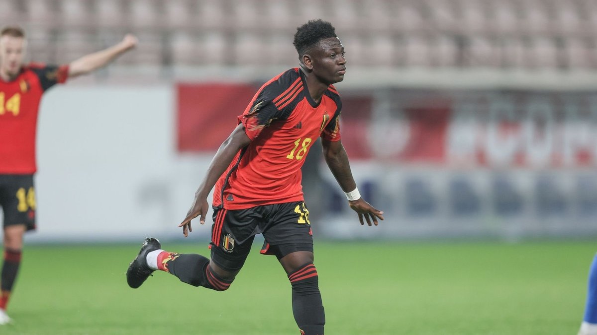 Trabzonspor'un yeni transferi Kazeem Olaigbe yola çıktı! Varış saati... Trabzonspor'un yeni transferi Kazeem Olaigbe yola çıktı! Varış saati...