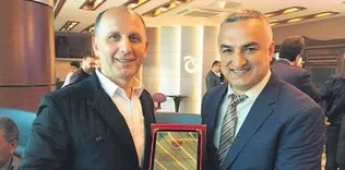Usta’ya teşekkür plaketi
