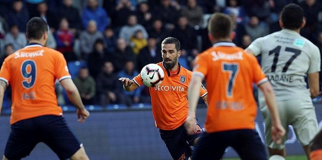 Lider Başakşehir Rize'ye de takıldı