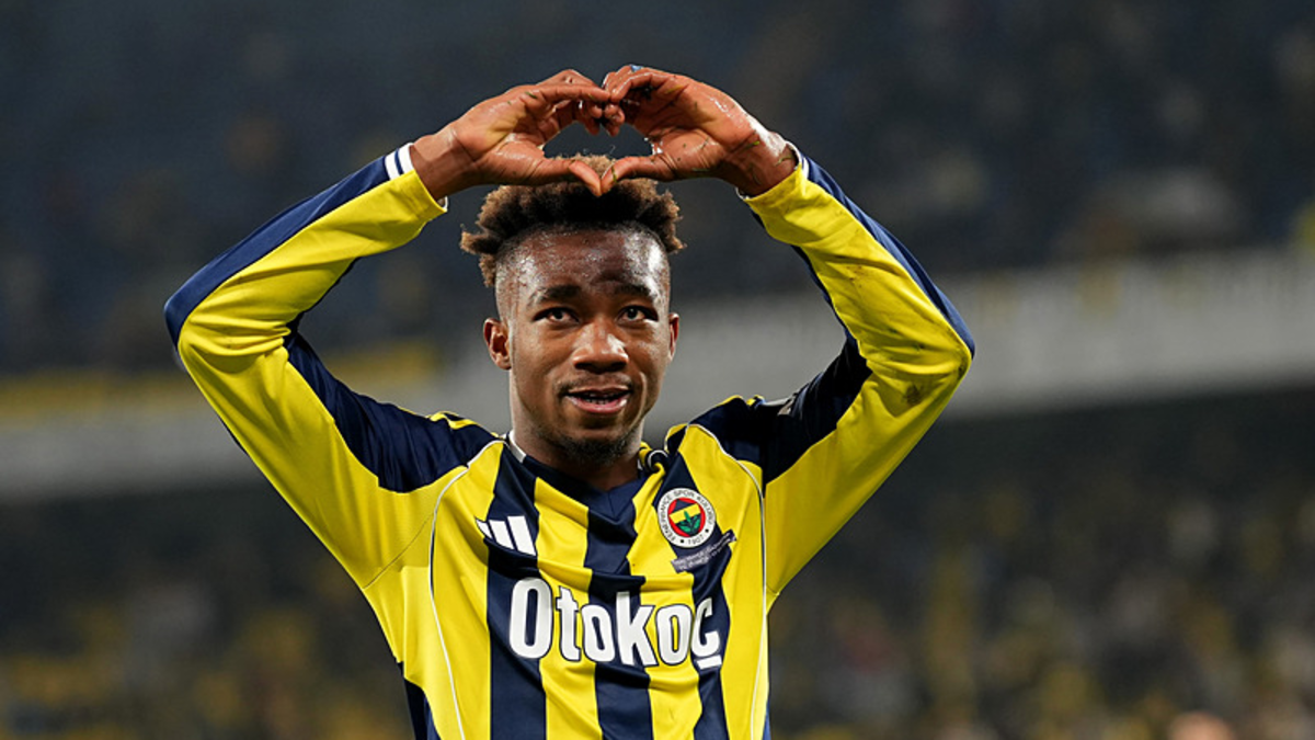 Fenerbahçe’de Dorgeles Nene hat-trick’i çocuğuyla kutladı!