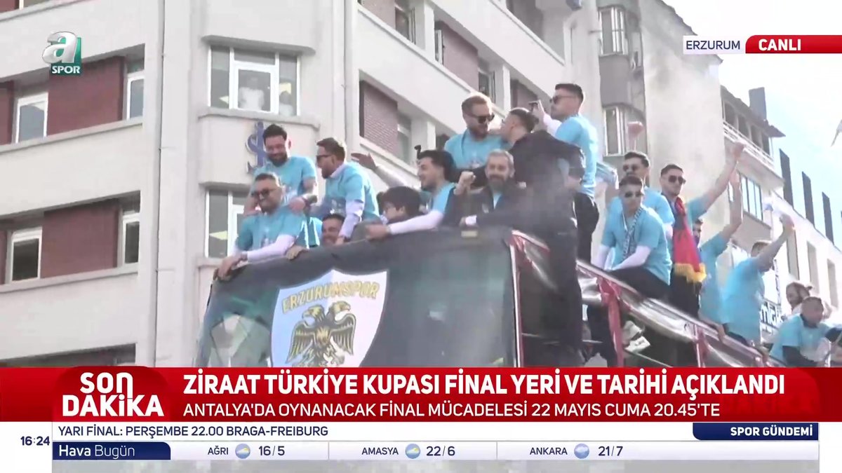 Erzurumspor FK şampiyonluğunu taraftarlarıyla kutladı!