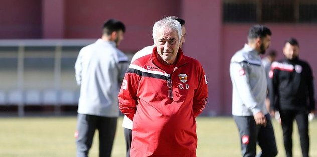Coşkun Demirbakan: "Futbol konuşulsun"
