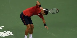 Djokovic yarı finalde elendi