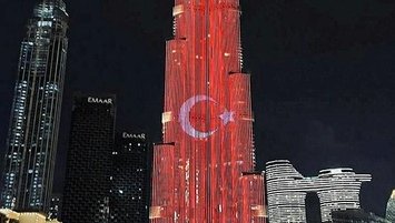 Başkan Erdoğan'ın ziyareti öncesi Burj Khalifa'ya Türk bayrağı yansıtıldı!