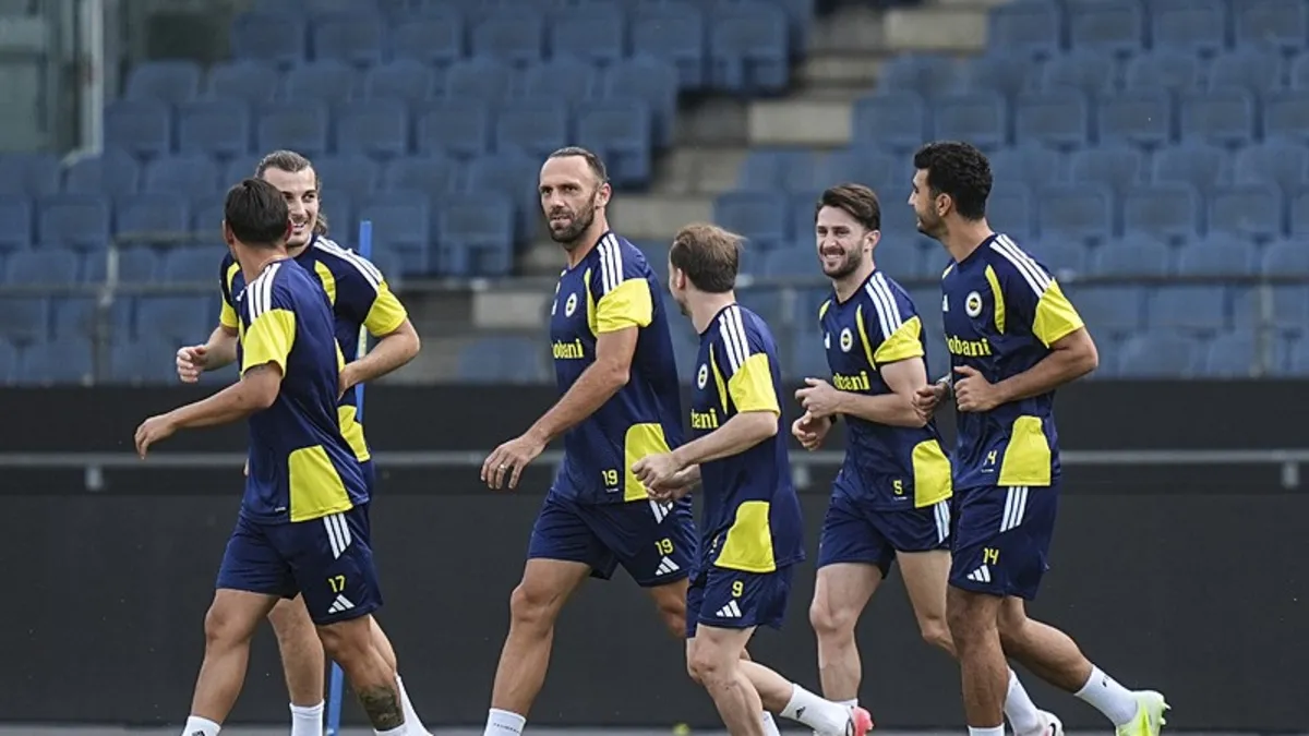 Fenerbahçe'de yıldız oyuncu İngiltere'nin yolunu tutuyor!
