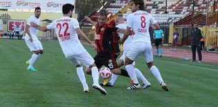 Boluspor kaçtı Es-Es yakaladı