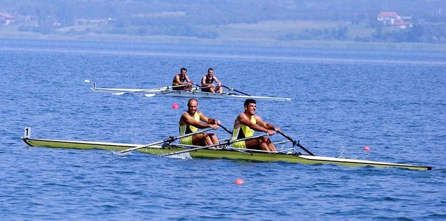 Kürekte Onat’tan rekor