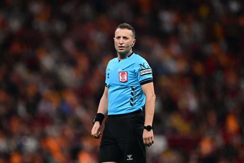 fenerbahce-galatasaray-maci-ne-zaman-saat-kacta-ve-hangi-kanalda-1764565355546.png Fenerbahçe-Galatasaray maçı hakemi