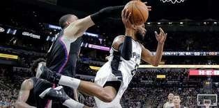 Spurs, Clippers'a rahat geçti