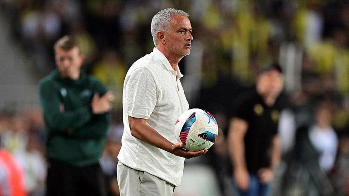 TRANSFER HABERLERİ | Jose Mourinho kafasına koydu! İlle de o yıldızı Fenerbahçe'ye alacak