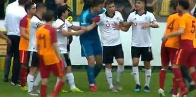 Galatasaray - Beşiktaş U21 derbisinde olay çıktı!