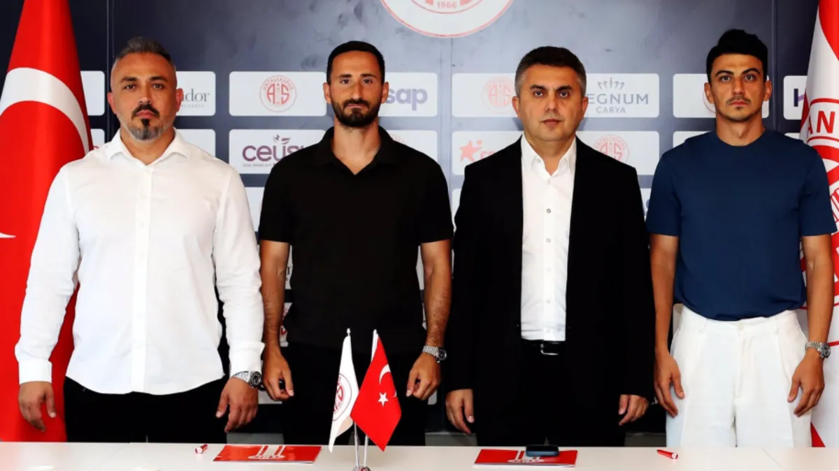 Antalyaspor'da Soner Dikmen ve Erdoğan Yeşilyurt ile sözleşme yenilendi