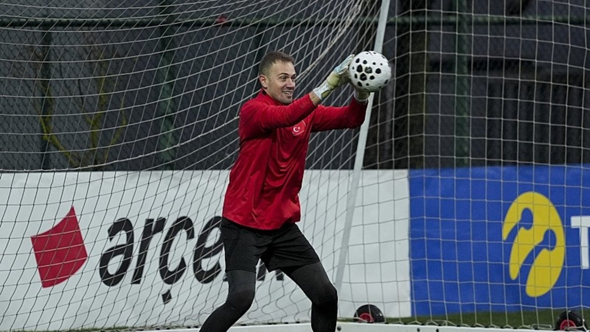 Mert Günok bu kez rakip