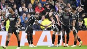 R. Madrid'i eleyen Arsenal turladı!
