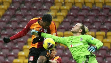 Aslan penaltı bekledi