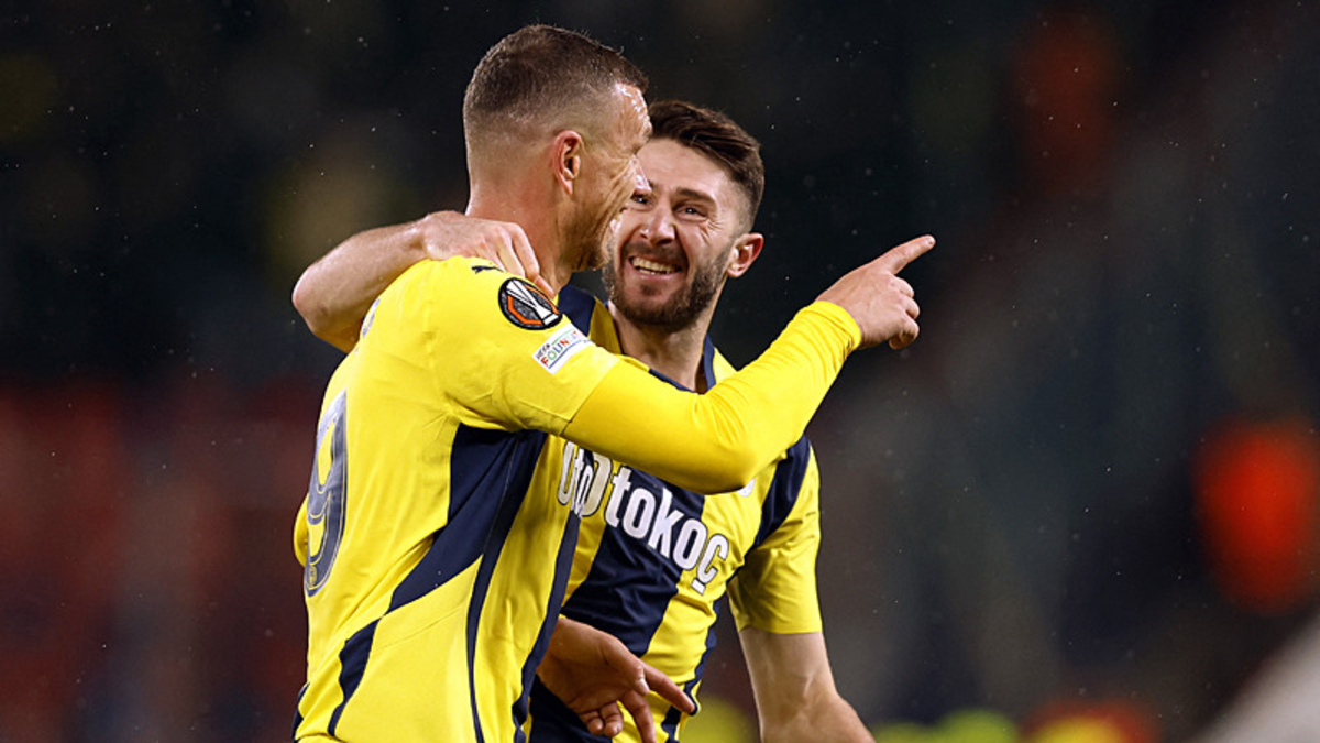 Fenerbahçe'de Edin Dzeko tarihe geçiyor