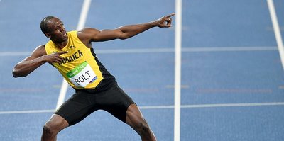 Bolt'un heykeli dikildi