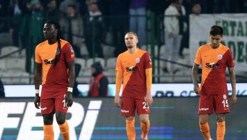 Tamamen havlu attı!