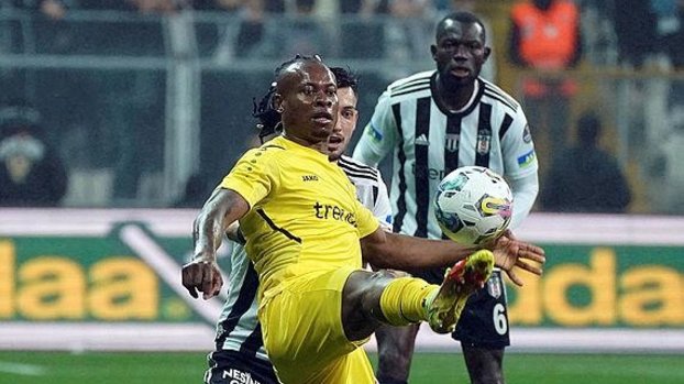 Erman Toroğlu Beşiktaş - İstanbulspor maçındaki penaltı pozisyonunu yorumladı! videosunu izle 2