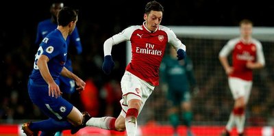 İngiliz basını: Mesut Özil'den "ışıltılı paslar"