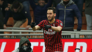 Hakan Çalhanoğlu coştu Milan turladı!