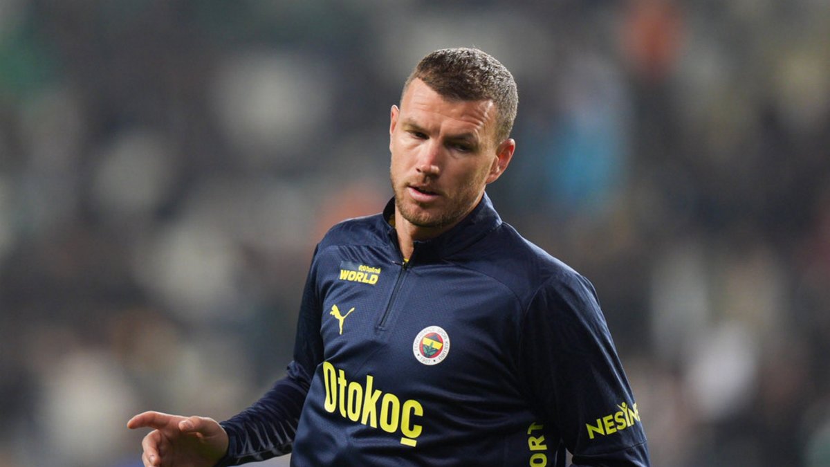Fenerbahçe'de flaş Edin Dzeko gelişmesi! Sezon sonu... Fenerbahçe'de flaş Edin Dzeko gelişmesi! Sezon sonu...
