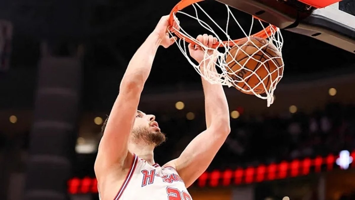 NBA'de Rockets, Alperen Şengün'ün "double-double" yaptığı maçta Knicks'i yendi!