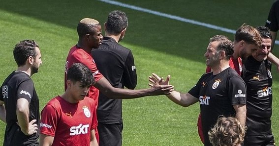 Okan Buruk'tan Osimhen açıklaması!
