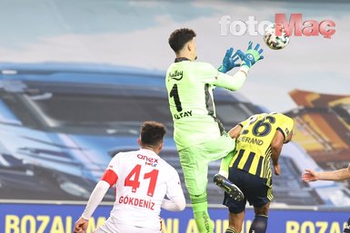 Son dakika spor haberi: Fenerbahçe-Antalyaspor maçında İrfan Can Kahveci ilk kez sahada! Taraftar...
