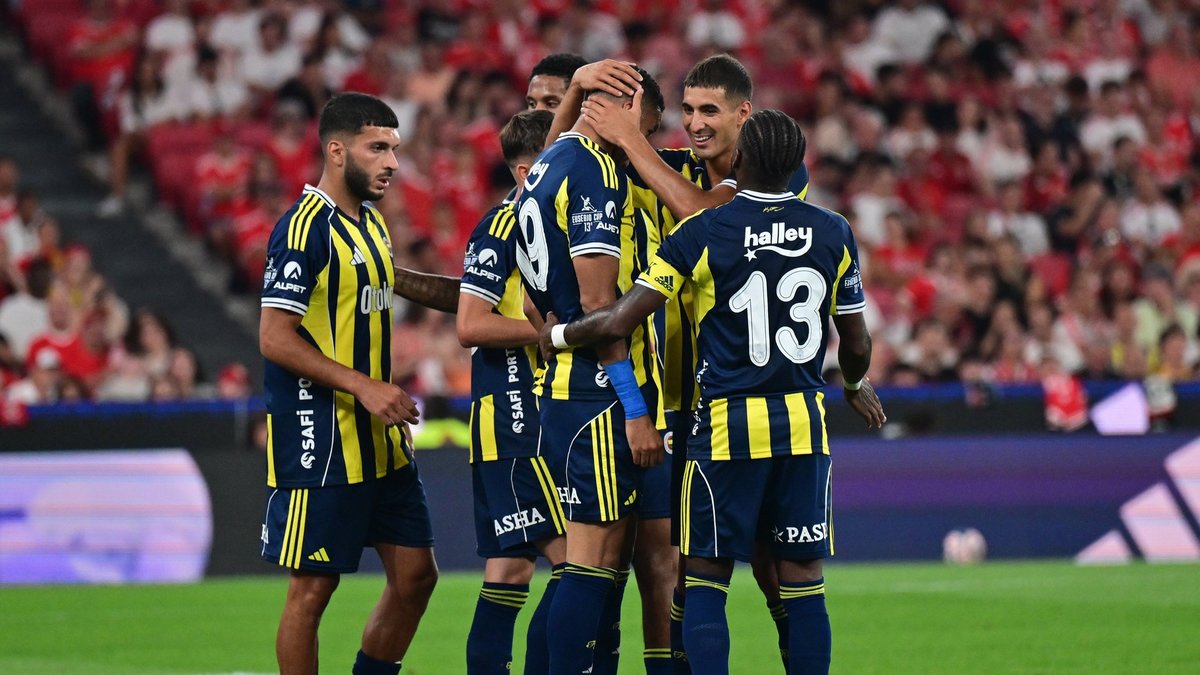 Fenerbahçe'nin UEFA Şampiyonlar Ligi play-off turundaki muhtemel rakipleri belli oldu! Fenerbahçe'nin UEFA Şampiyonlar Ligi play-off turundaki muhtemel rakipleri belli oldu!